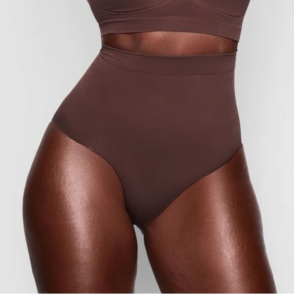 NWOB Skims Size S/M Cocoa Brown Seamless Sculpt Mid Waist Brief Shapewear Kim K - Picture 3 of 8